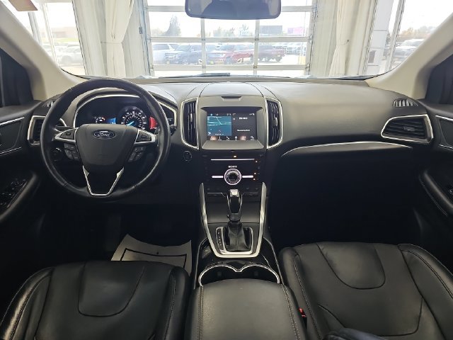 Used 2018 Ford Edge Titanium w/ Equipment Group 301A AWD/4WD image 12