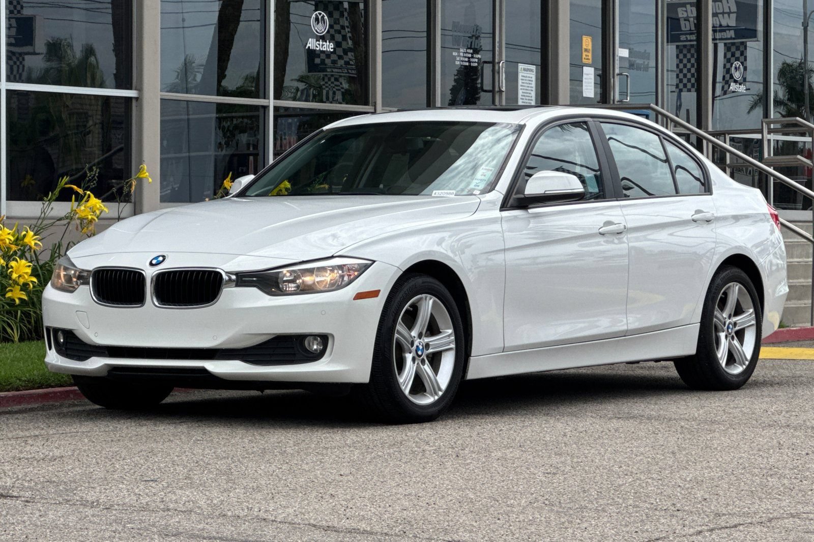 Used 2015 BMW 320i xDrive Sedan AWD/4WD image 8