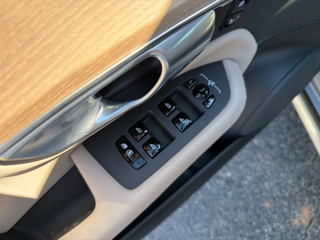 Used 2026 Volvo XC90 B6 Plus w/ Protection Package Premier image 14