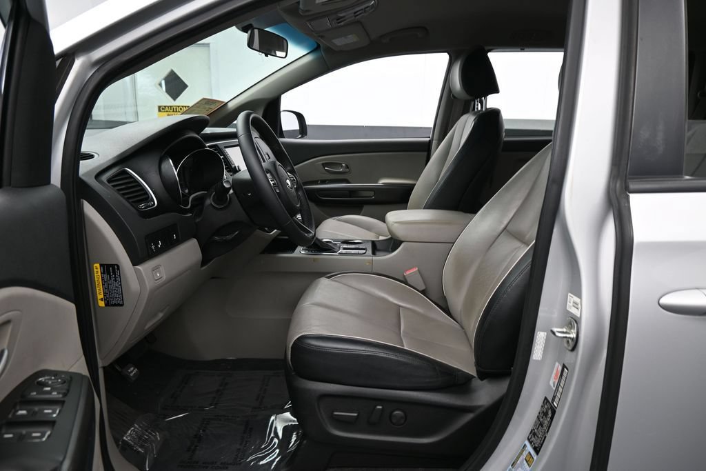 Used 2021 Kia Sedona EX FWD image 11