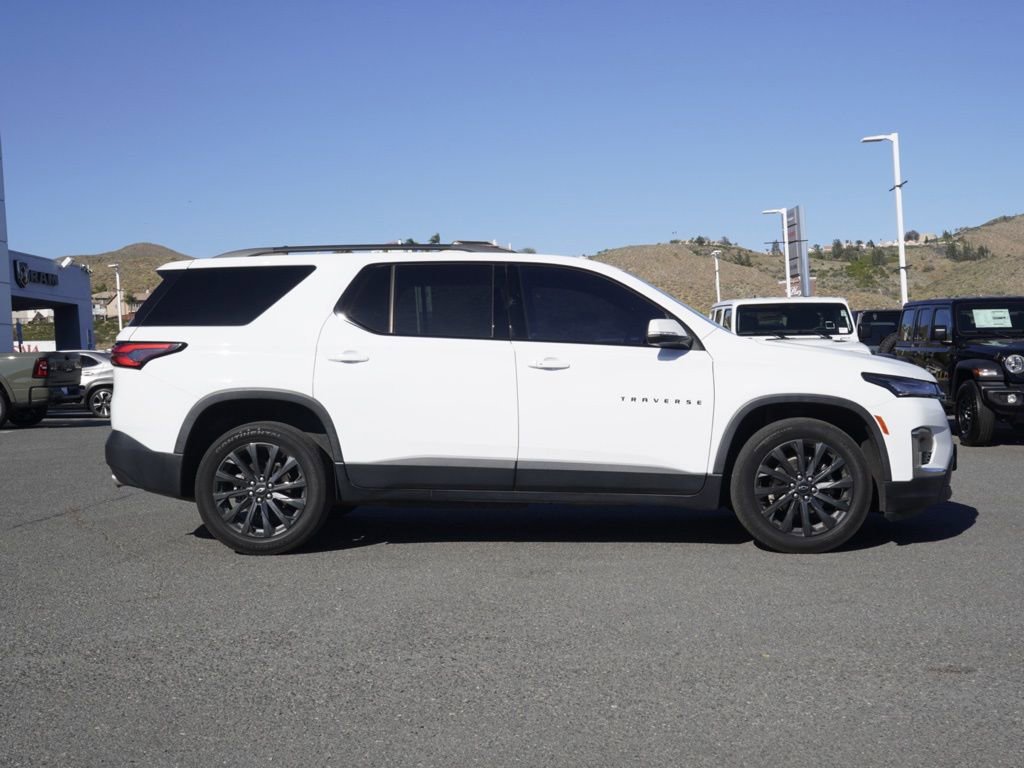 Used 2023 Chevrolet Traverse RS w/ LPO, Cargo Package image 3