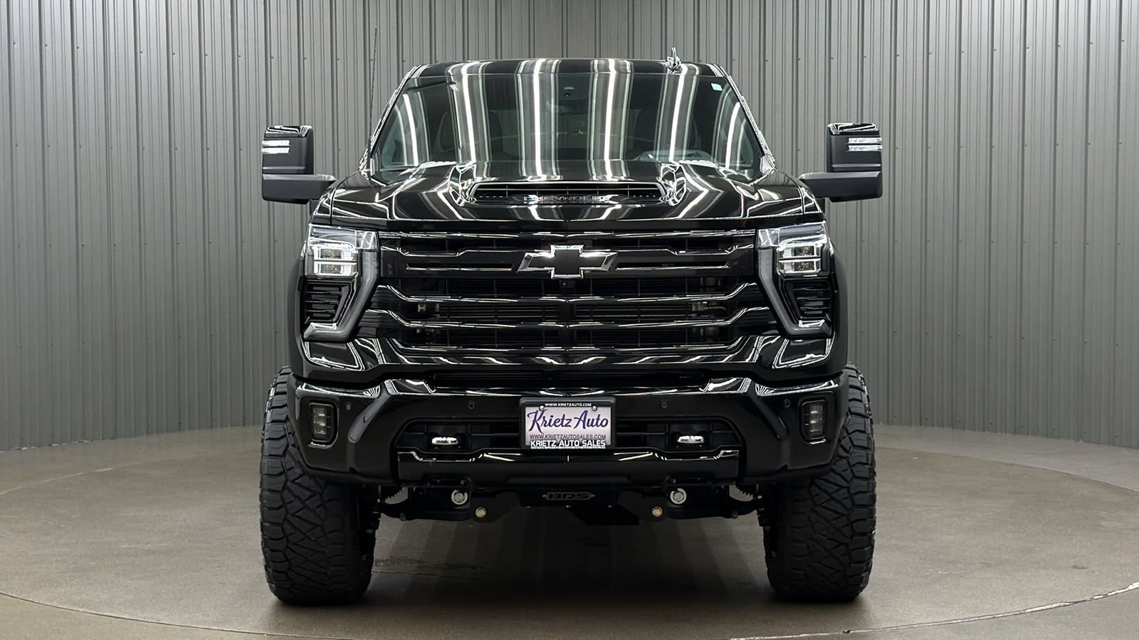Used 2025 Chevrolet Silverado 2500 High Country w/ Midnight Edition AWD/4WD image 8