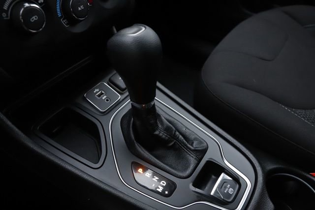 Used 2019 Jeep Cherokee Sport image 25