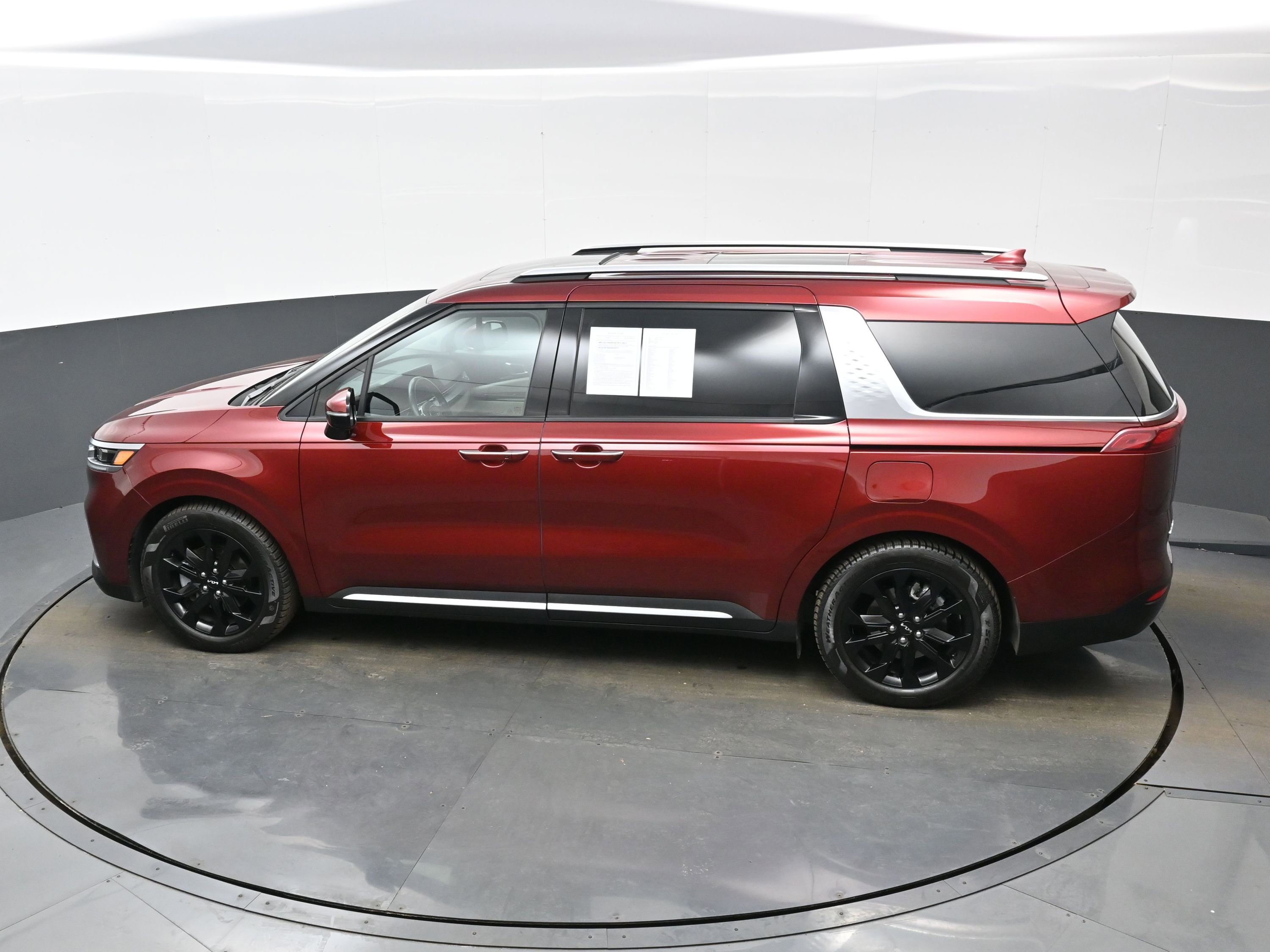 Used 2022 Kia Carnival SX Prestige image 37