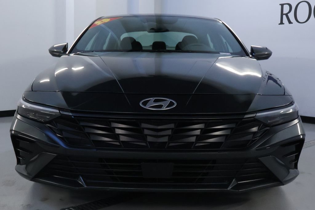 Used 2025 Hyundai Elantra SEL video 2