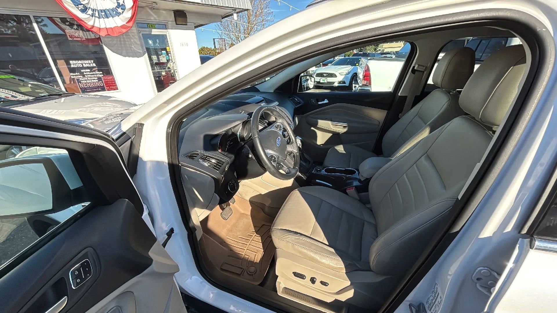 Used 2014 Ford Escape Titanium image 17