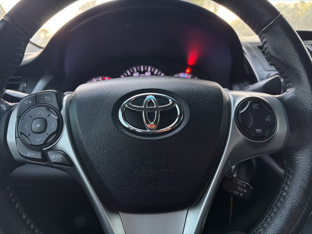 Used 2014 Toyota Camry SE image 10