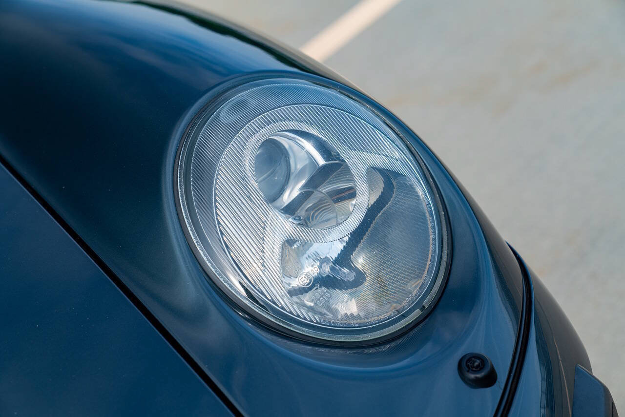 Used 1995 Porsche 911 Cabriolet image 20