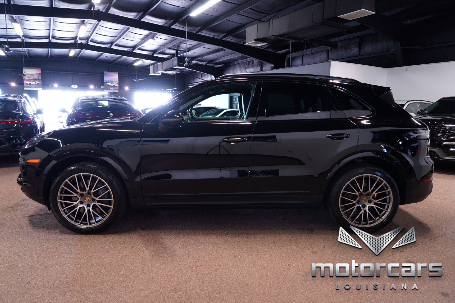 Used 2022 Porsche Cayenne Platinum Edition image 4
