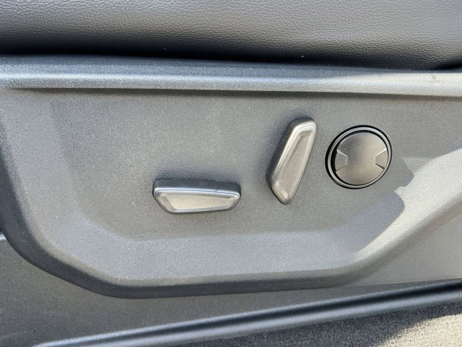 New 2026 Ford F350 Lariat w/ Black Appearance Package AWD/4WD image 14