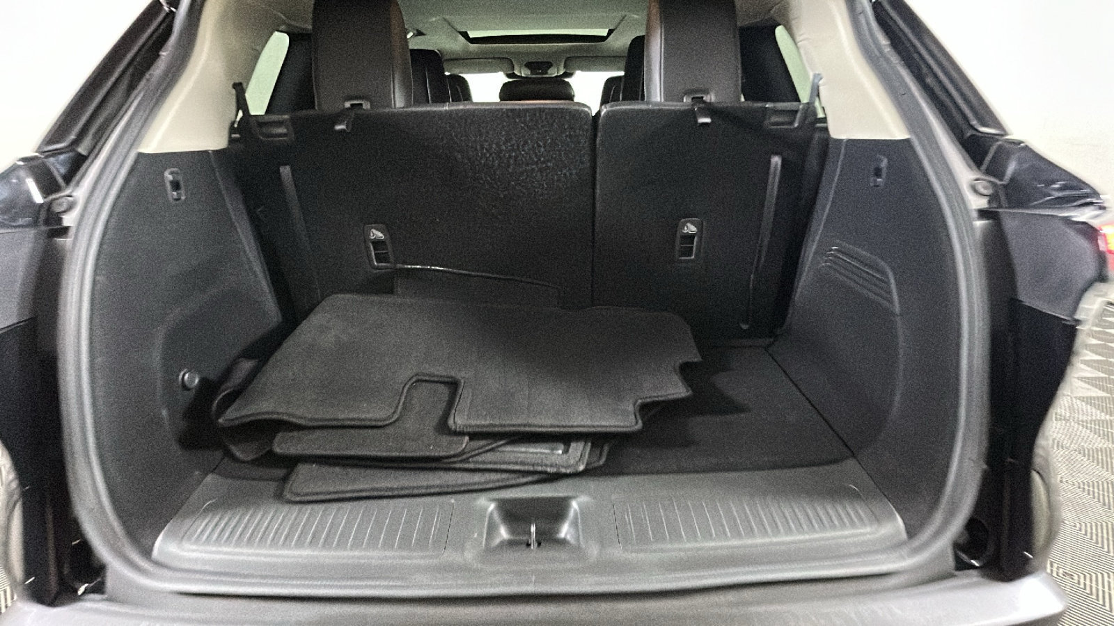 Used 2024 INFINITI QX60 Luxe AWD/4WD image 32