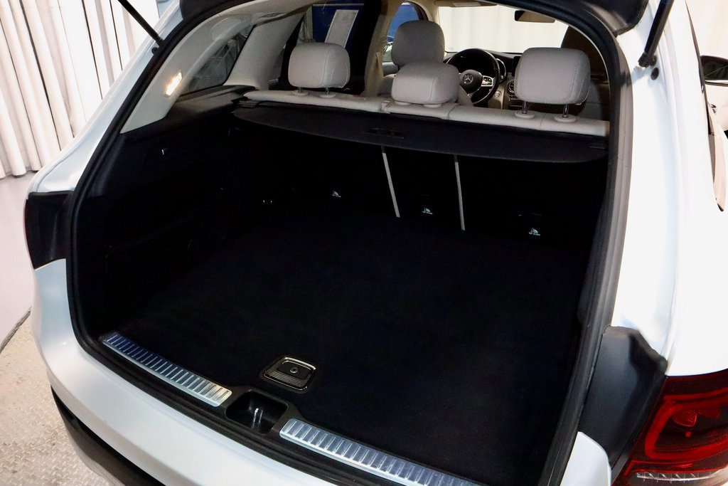 Used 2022 Mercedes-Benz GLC 300 4MATIC image 16