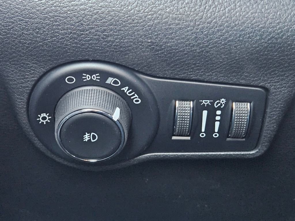 New 2026 Jeep Compass Limited w/ Sun, Sound & Navigation Group AWD/4WD image 18