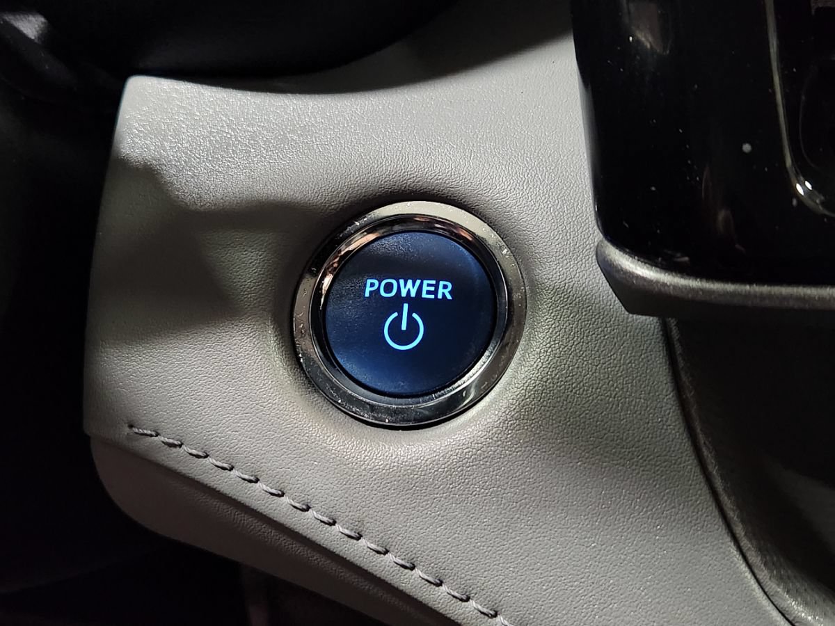 Used 2022 Toyota Highlander XLE AWD/4WD image 41