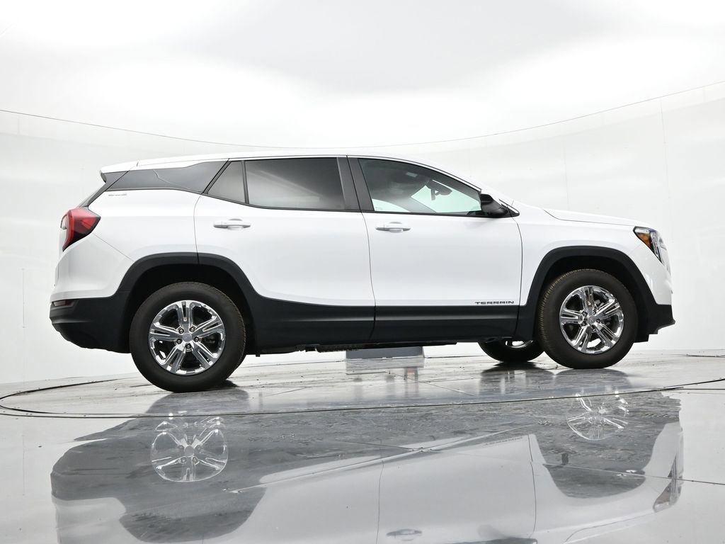 Used 2024 GMC Terrain SLE image 21