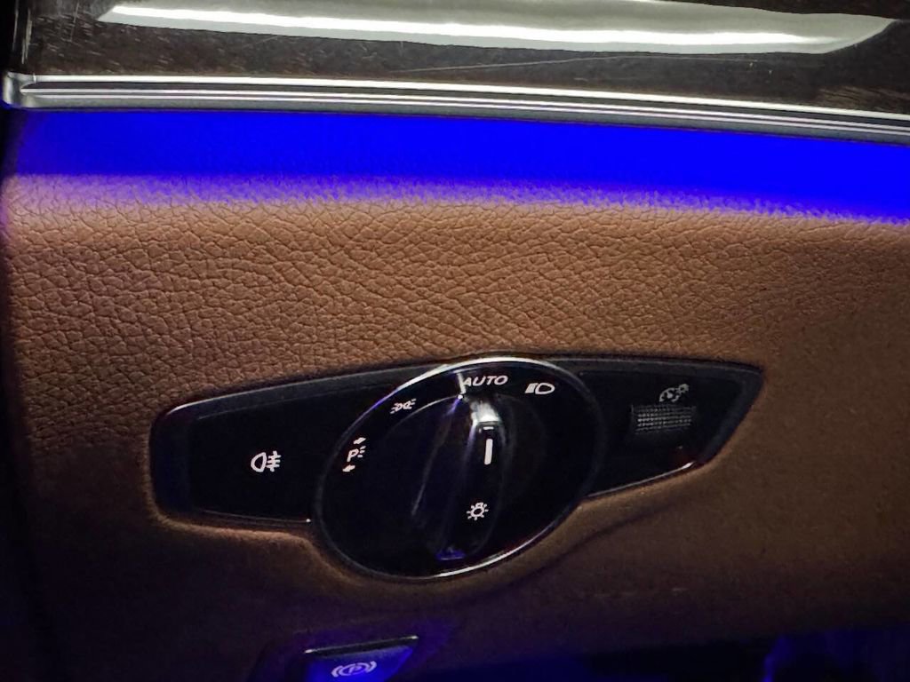 Used 2018 Mercedes-Benz E 400 E 400 image 33