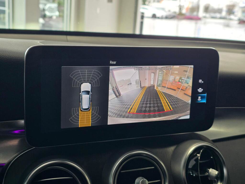 Used 2022 Mercedes-Benz GLC 300 4MATIC image 33