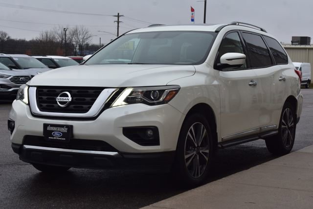Used 2017 Nissan Pathfinder Platinum w/ Family Entertainment Package image 13