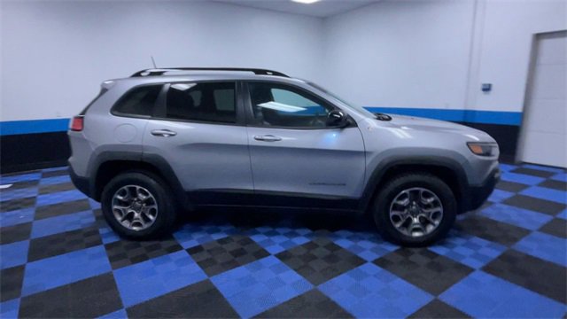 Used 2022 Jeep Cherokee Trailhawk image 9