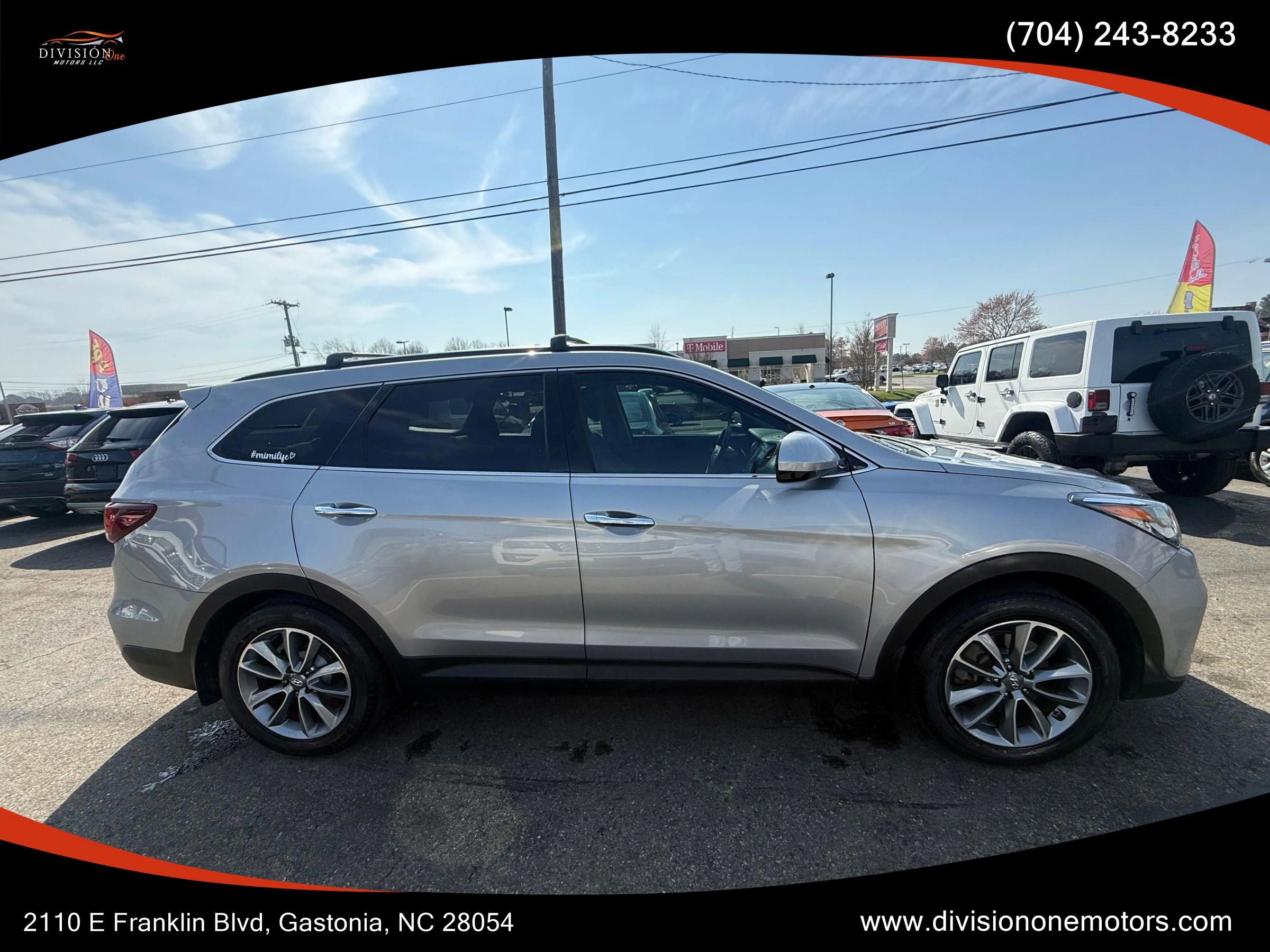 Used 2017 Hyundai Santa Fe SE FWD image 12