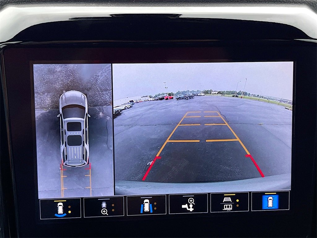 Used 2023 Chevrolet Traverse RS image 14