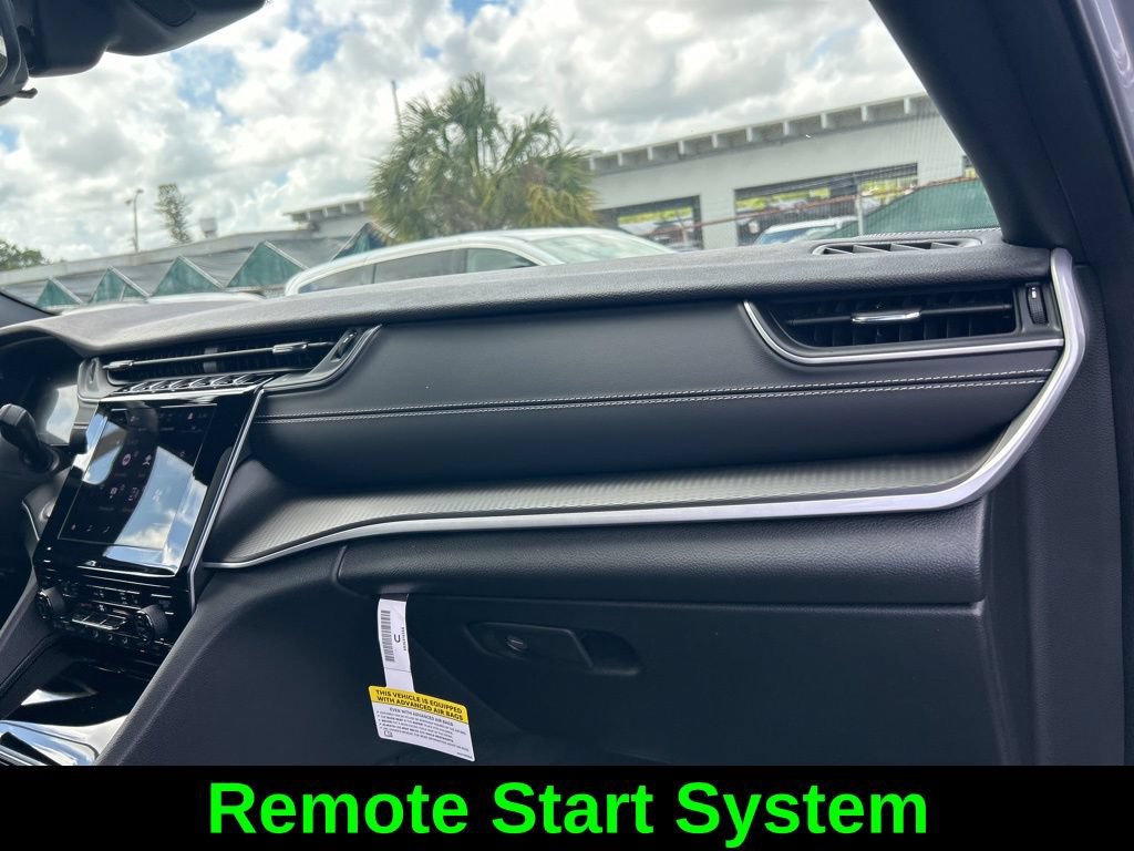 Used 2025 Jeep Grand Cherokee L Altitude RWD image 26