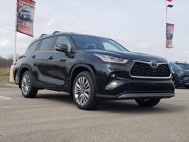 New 2026 Toyota Highlander Platinum AWD/4WD image 3