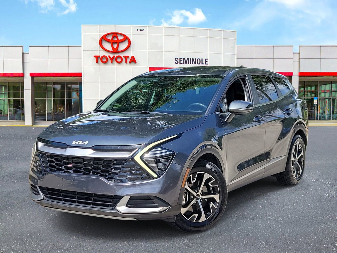 Used 2024 Kia Sportage EX image 1