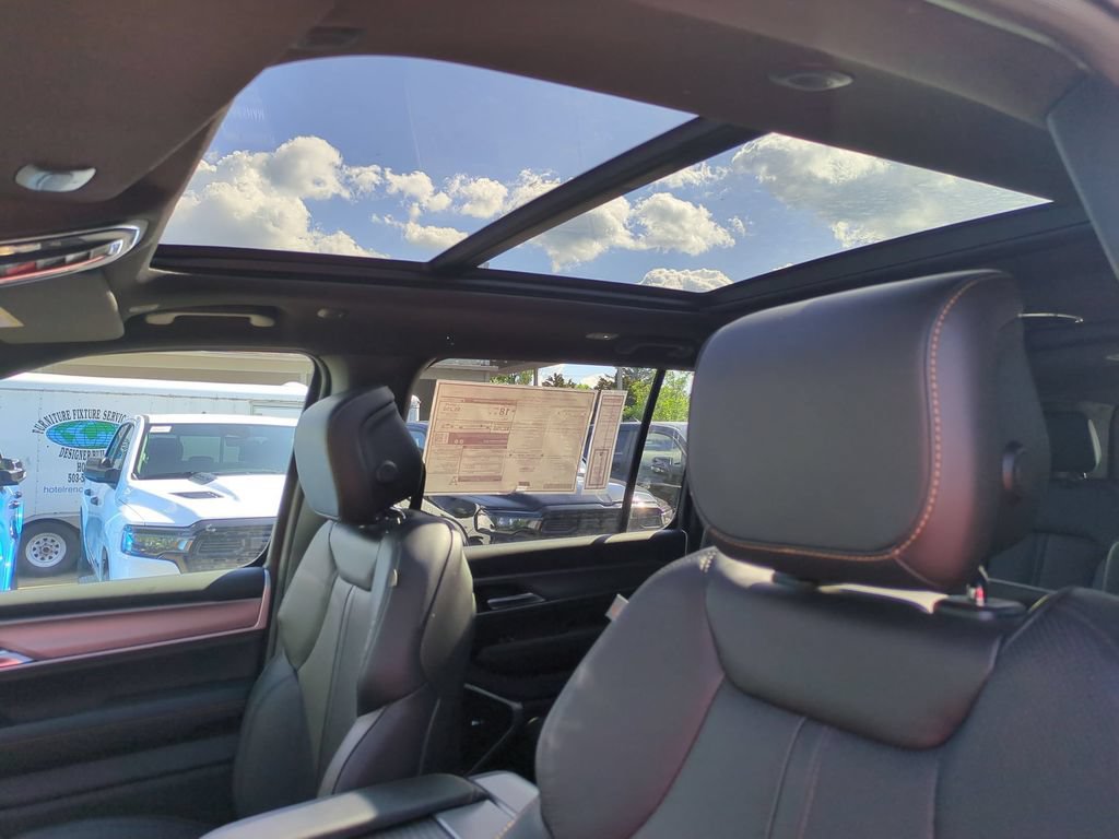 New 2026 Jeep Grand Wagoneer L 4WD image 28