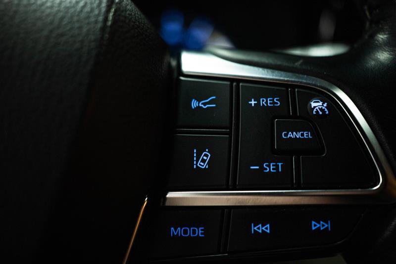 Used 2020 Toyota Highlander LE image 22