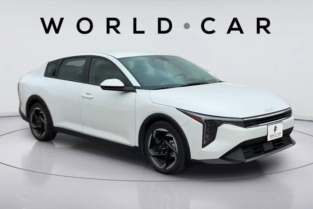 Certified 2025 Kia K4 EX FWD image 1