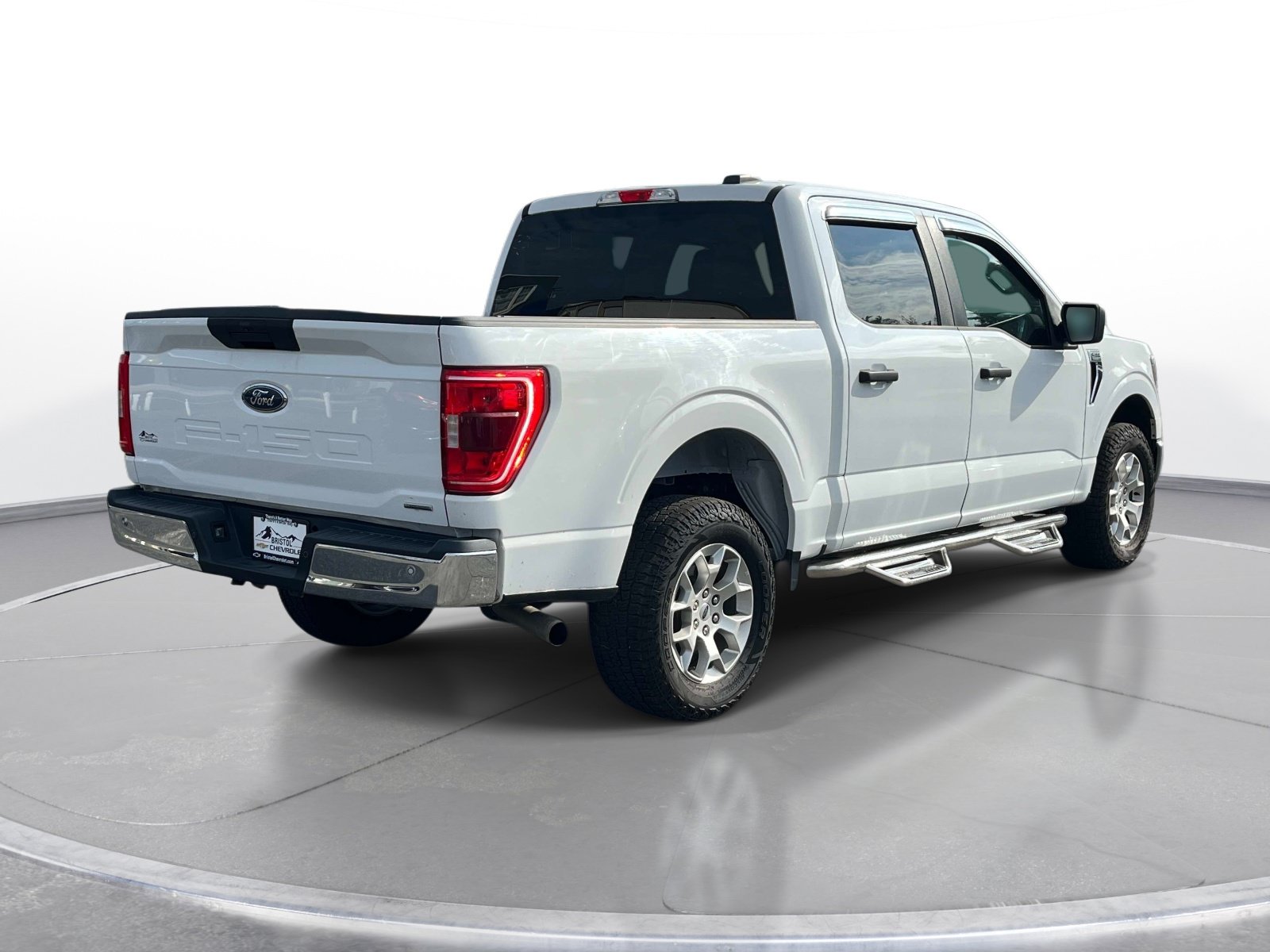 Used 2023 Ford F150 XLT AWD/4WD image 4