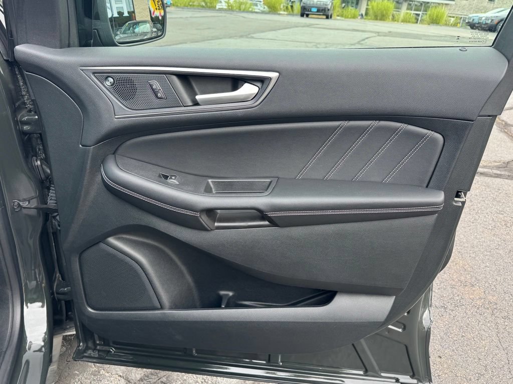 Used 2022 Ford Edge ST AWD/4WD image 32