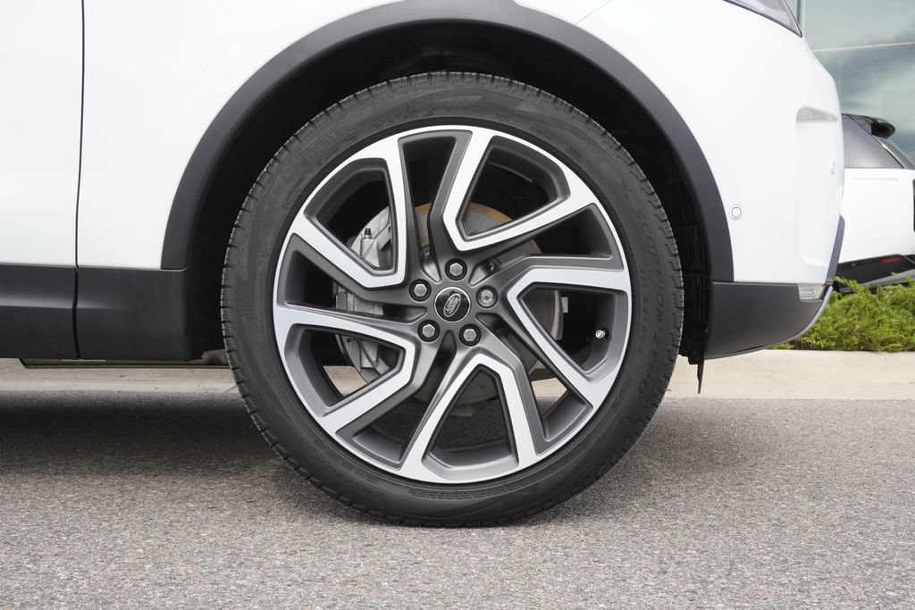 Used 2025 Land Rover Discovery S AWD/4WD image 35