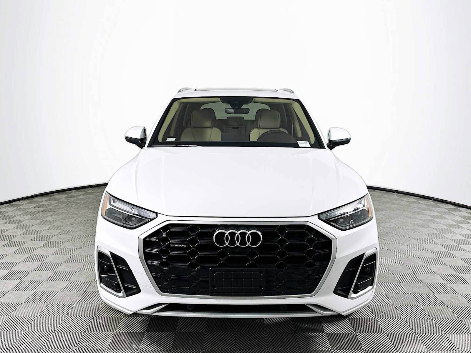 Certified 2023 Audi Q5 2.0T Premium Plus AWD/4WD image 2