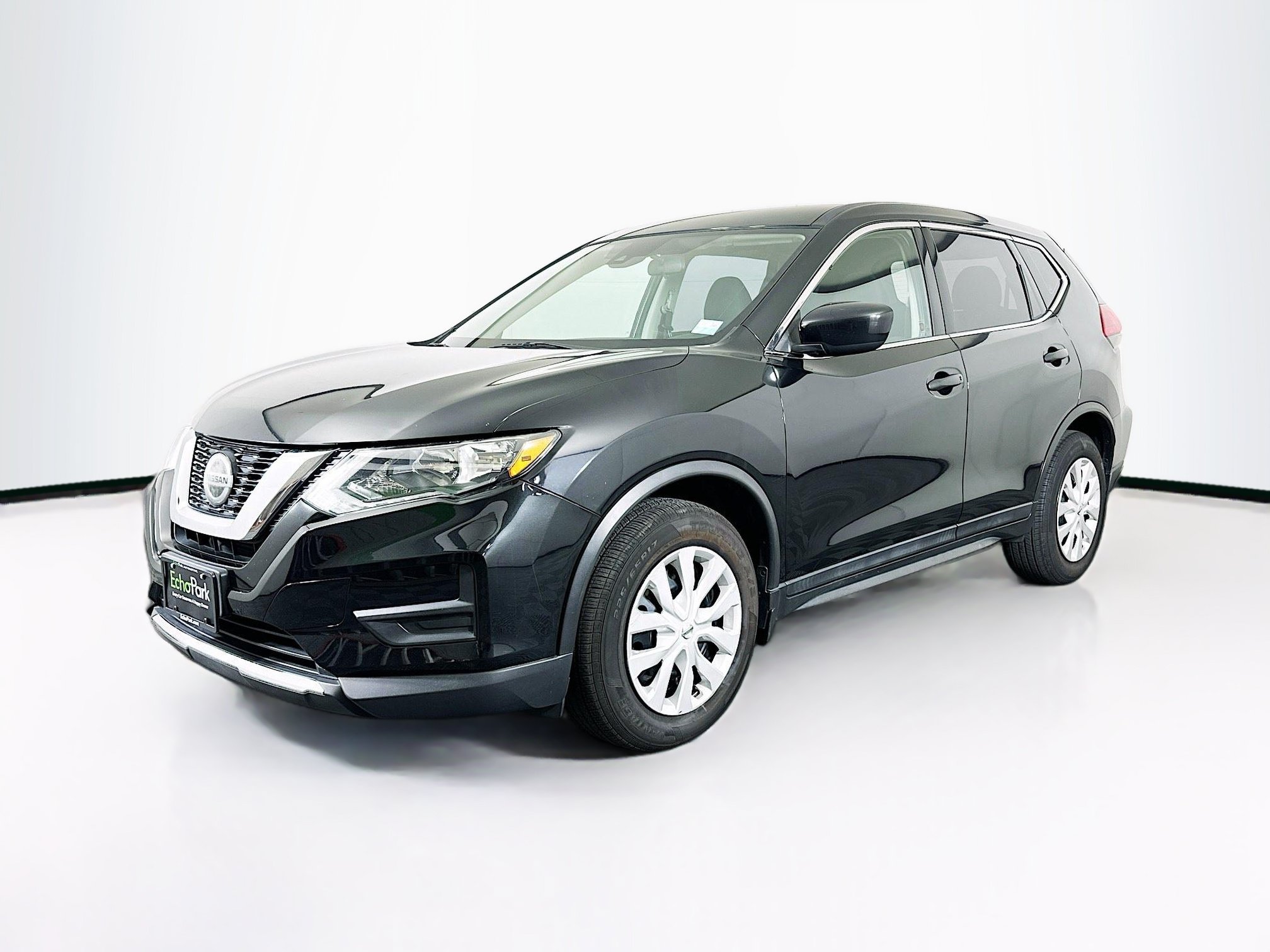 Used 2020 Nissan Rogue S FWD image 3