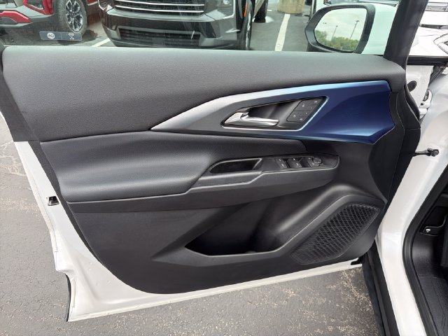 Certified 2024 Chevrolet Equinox EV LT FWD image 10