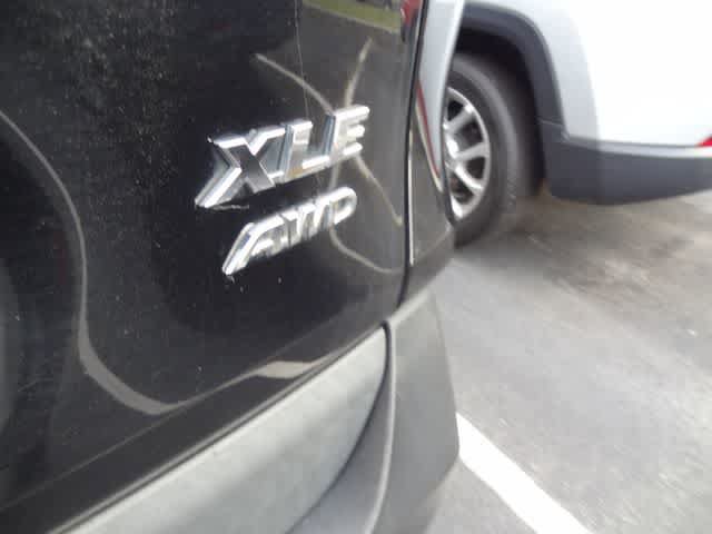 Used 2020 Toyota RAV4 XLE w/ Convenience Package AWD/4WD image 5