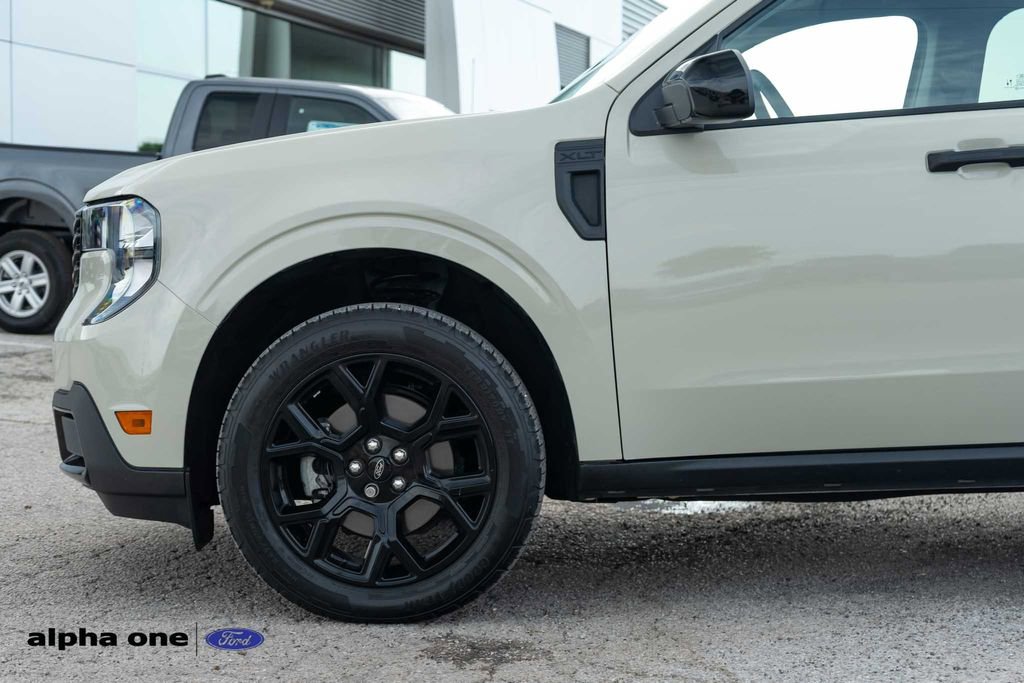 Used 2025 Ford Maverick XLT w/ XLT Luxury Package AWD/4WD image 11