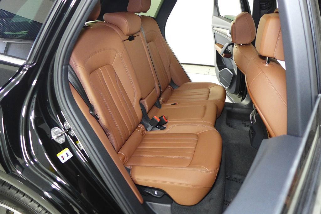 Used 2023 Audi Q5 2.0T Premium w/ Convenience Package image 20