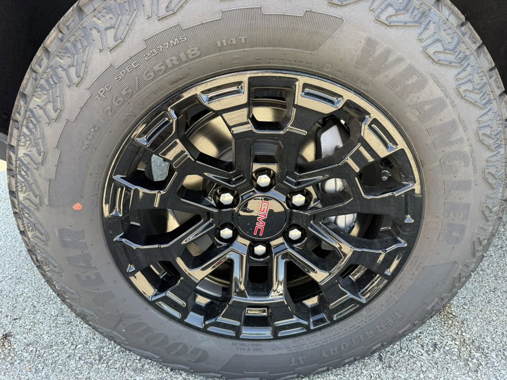 New 2026 GMC Canyon Elevation w/ Convenience Package image 9