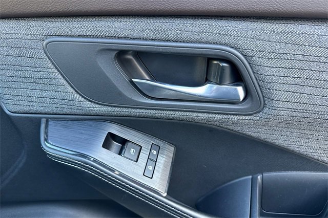 Used 2023 Nissan Rogue SV image 20