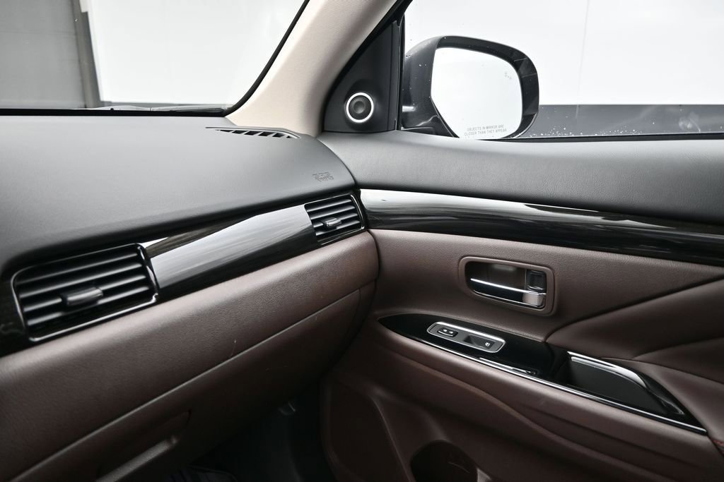 Used 2018 Mitsubishi Outlander GT AWD/4WD image 22