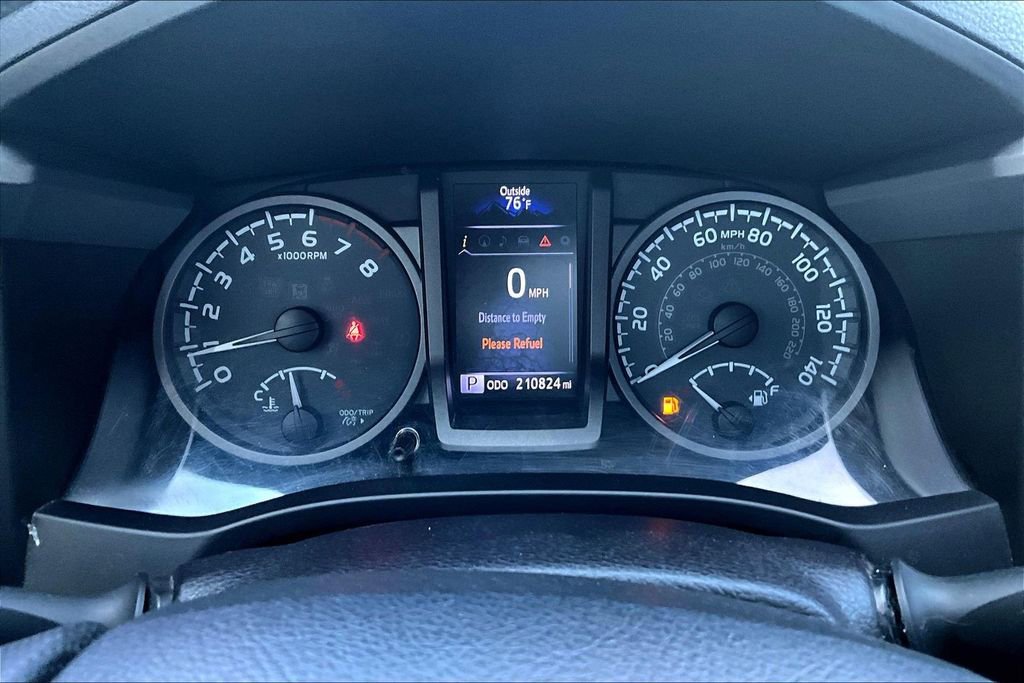 Used 2016 Toyota Tacoma TRD Sport w/ Towing Package AWD/4WD image 14