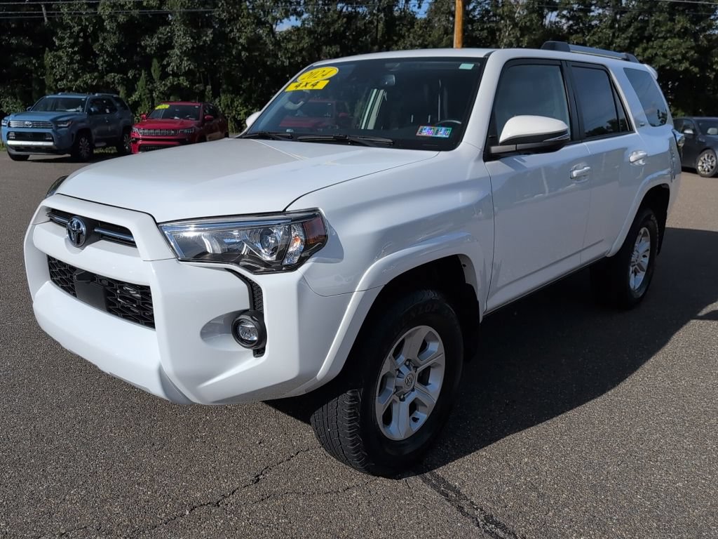 Used 2024 Toyota 4Runner SR5 Premium w/ Moonroof Package AWD/4WD image 2