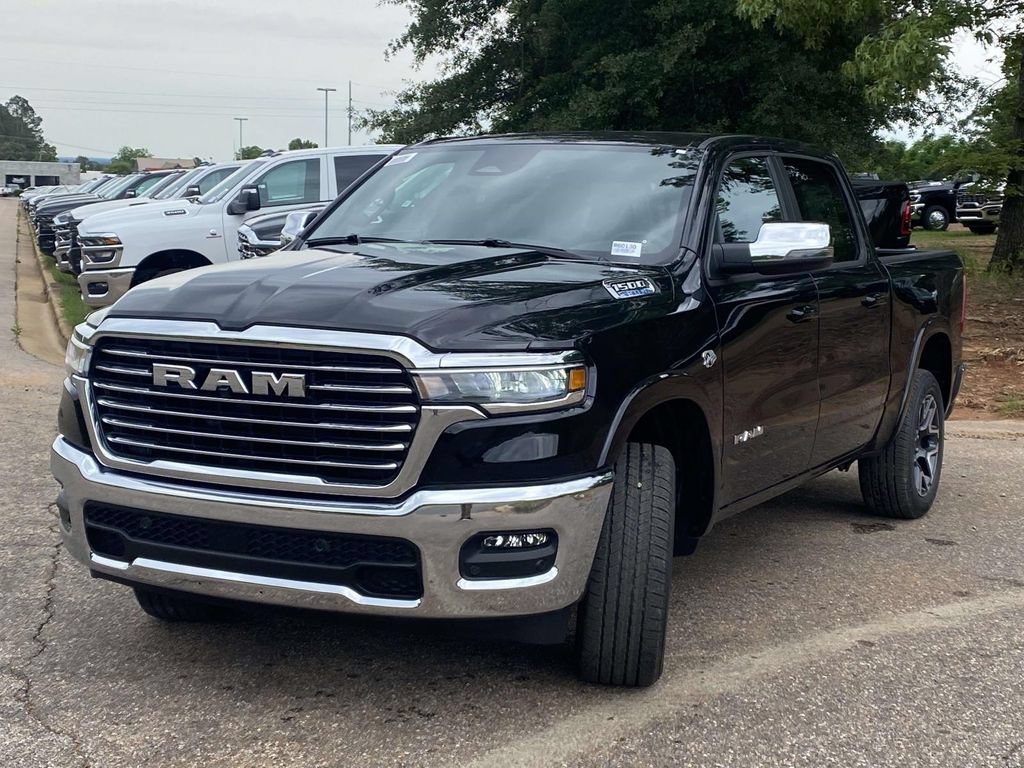 New 2026 RAM 1500 Laramie AWD/4WD image 32