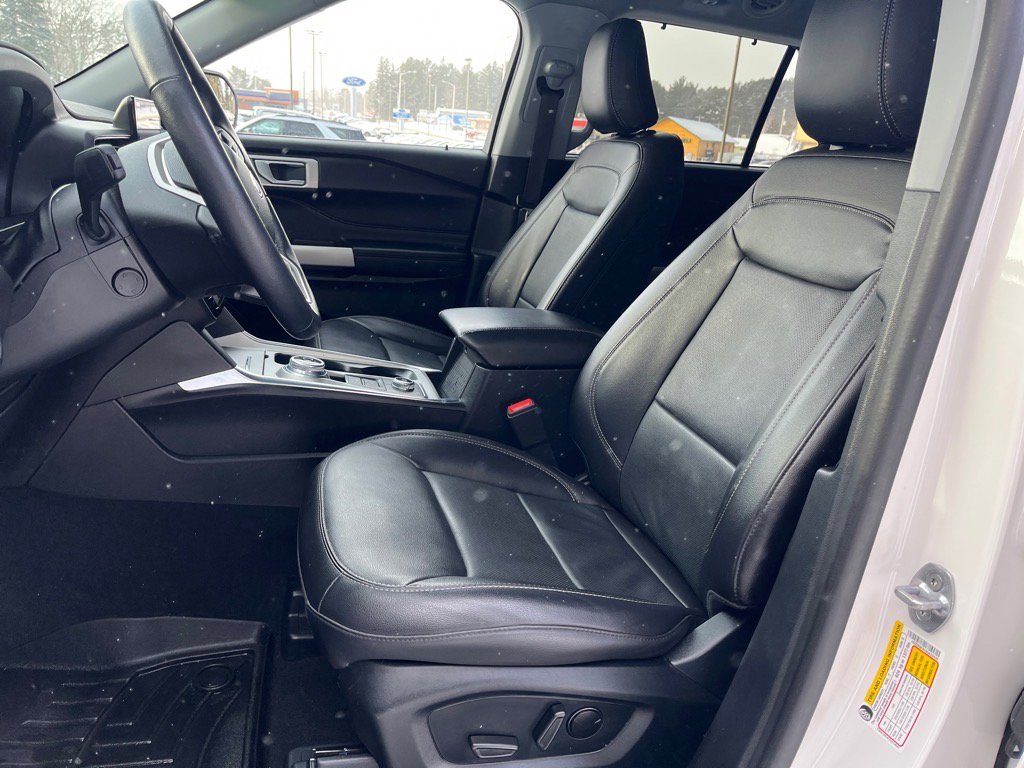 Used 2022 Ford Explorer Limited w/ Equipment Group 301A image 14