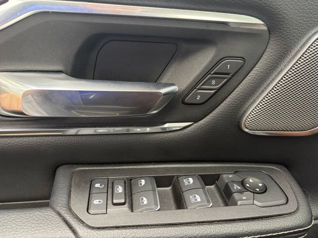 Used 2025 RAM 1500 Laramie AWD/4WD image 12