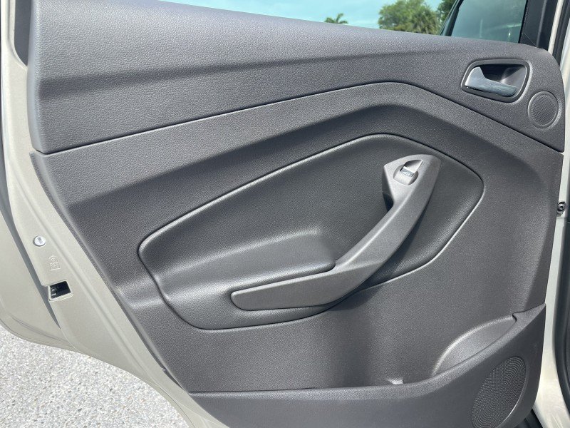 Used 2015 Ford C-MAX Energi SEL w/ Equipment Group 302A FWD image 30