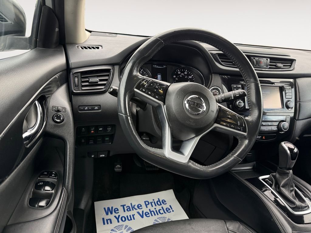 Used 2017 Nissan Rogue SL w/ SL Premium Package image 12